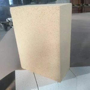 High alumina insulating brick