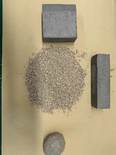 Refractory plastic castable concrete